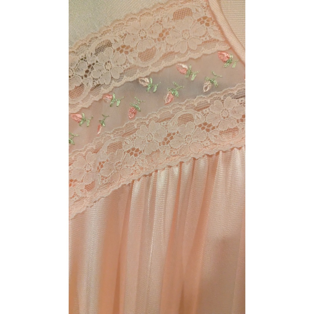 Vanity Fair Nightgown L Peach Vintage Lace Embroidered Antron III Nylon USA Made - Picture 3 of 8